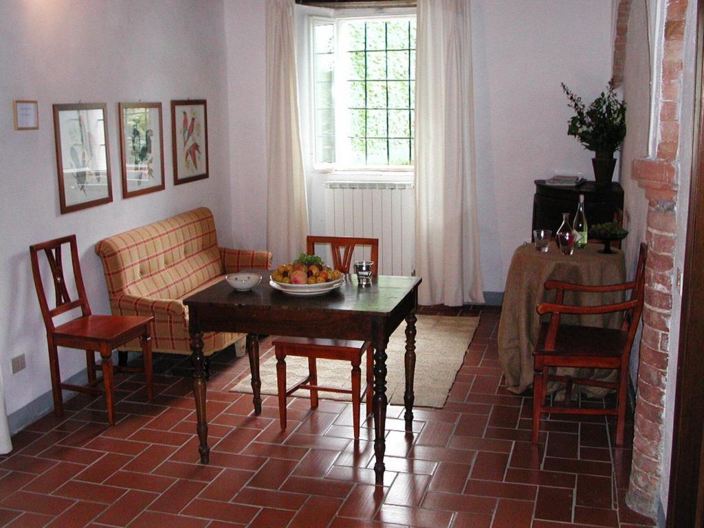 Castello Di Grotti Guest House Corsano  Phòng bức ảnh