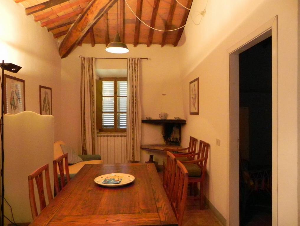 Castello Di Grotti Guest House Corsano  Phòng bức ảnh