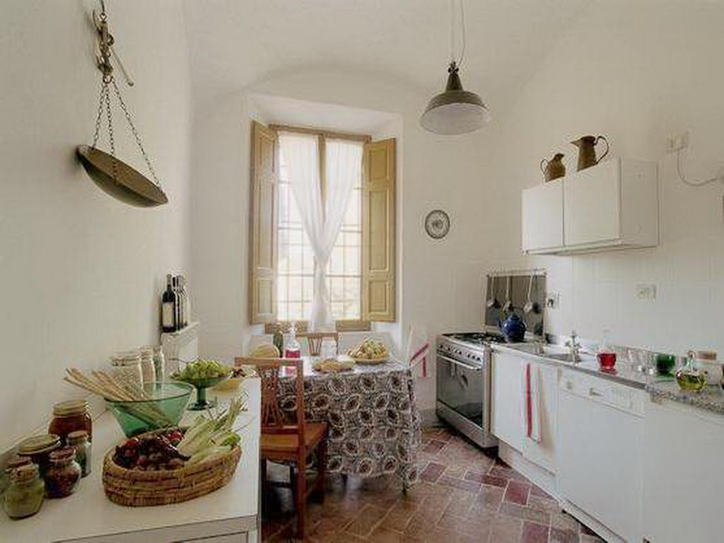Castello Di Grotti Guest House Corsano  Ngoại thất bức ảnh